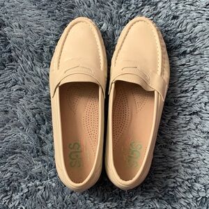 SAS Women's Beige Loafers